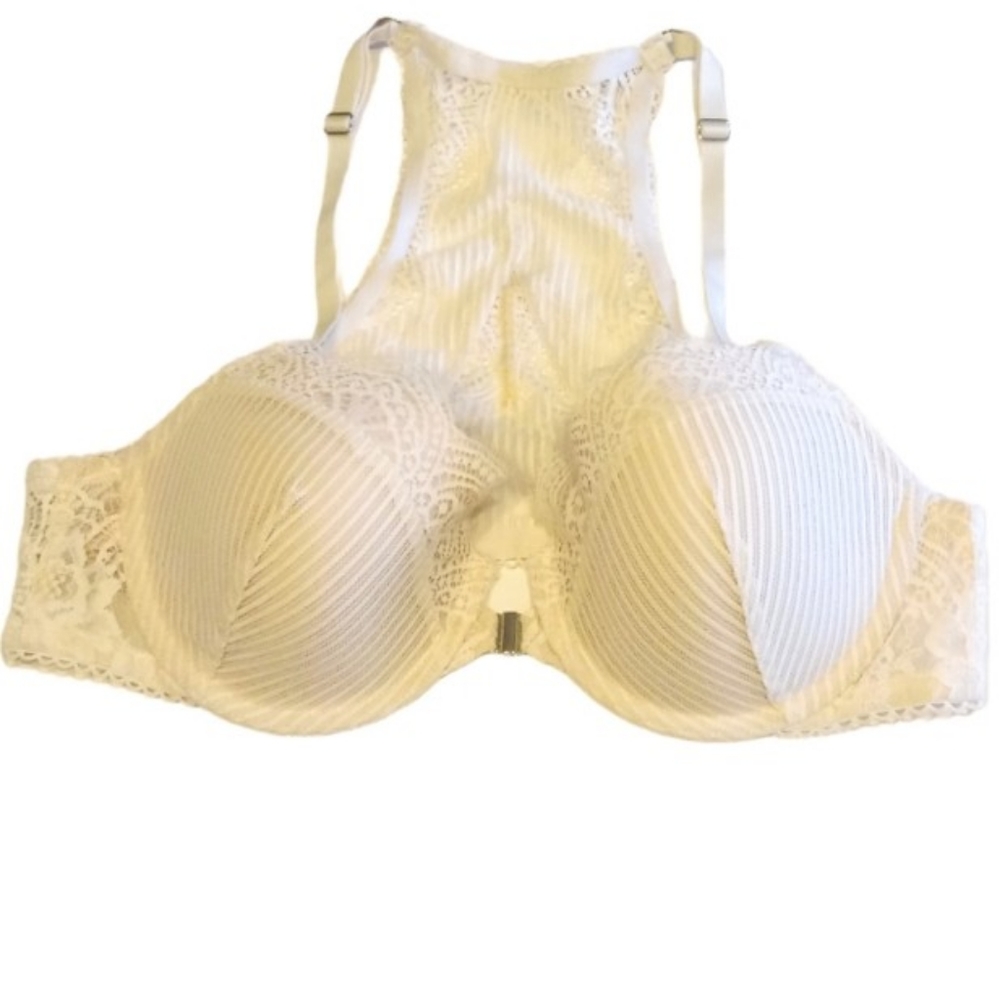 Victoria's Secret Dream Angels  38B lined demi bra.  Lace.  Front closure.